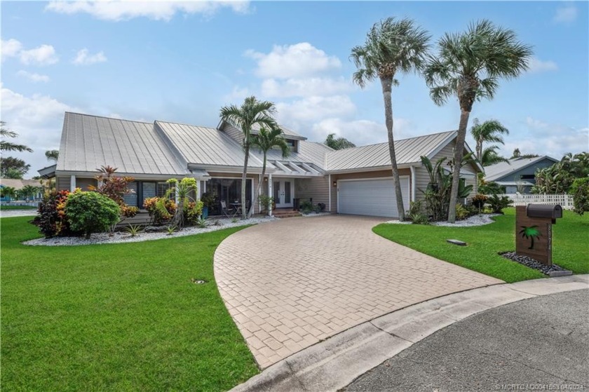 Welcome to your dream home! This move-in ready 3-bed, 2-bath gem - Beach Home for sale in Hobe Sound, Florida on Beachhouse.com