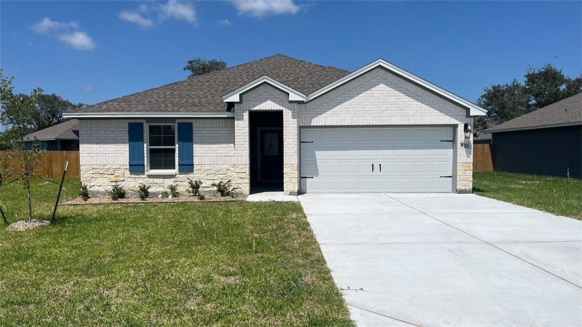 Our popular Bellvue layout features 3 bedrooms, 2 baths with a 2 - Beach Home for sale in Rockport, Texas on Beachhouse.com