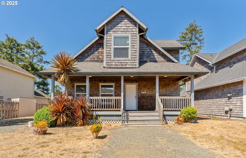 Quintessential Oregon Beach Cottage! Just one block from the - Beach Home for sale in Rockaway Beach, Oregon on Beachhouse.com