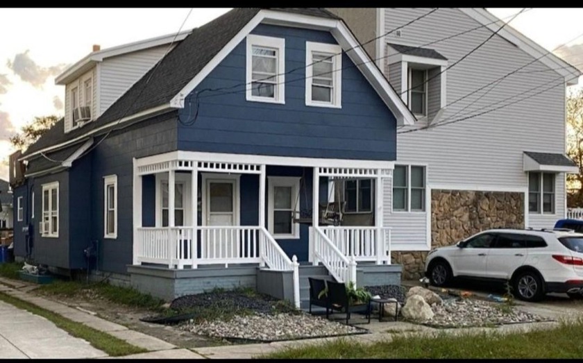 This spacious, newly renovated Duplex is located on E. 19th - Beach Townhome/Townhouse for sale in North Wildwood, New Jersey on Beachhouse.com