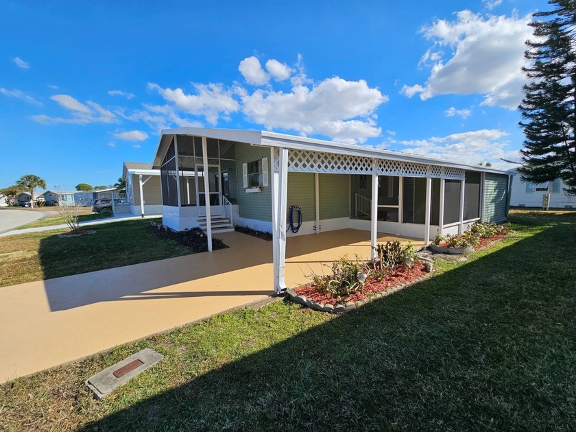 Move-in ready 2-bedroom, 2-bath home offering 1,056 sq. ft. of - Beach Home for sale in Vero Beach, Florida on Beachhouse.com