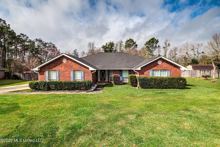 Beautiful Home in Desirable Peyton Place - Spacious Lot & - Beach Home for sale in Gulfport, Mississippi on Beachhouse.com