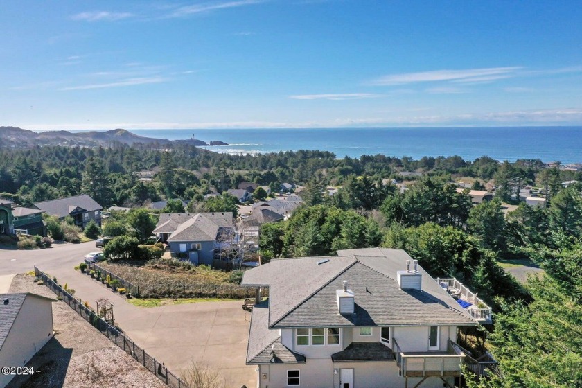 Spectacular white-water 'OCEAN VIEWS' (from most rooms) this - Beach Home for sale in Newport, Oregon on Beachhouse.com