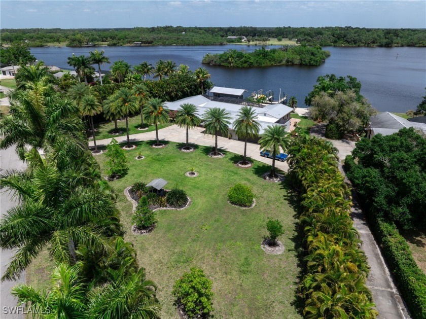 Exquisite Waterfront Estate on Over an Acre - Caloosahatchee - Beach Home for sale in Fort Myers, Florida on Beachhouse.com