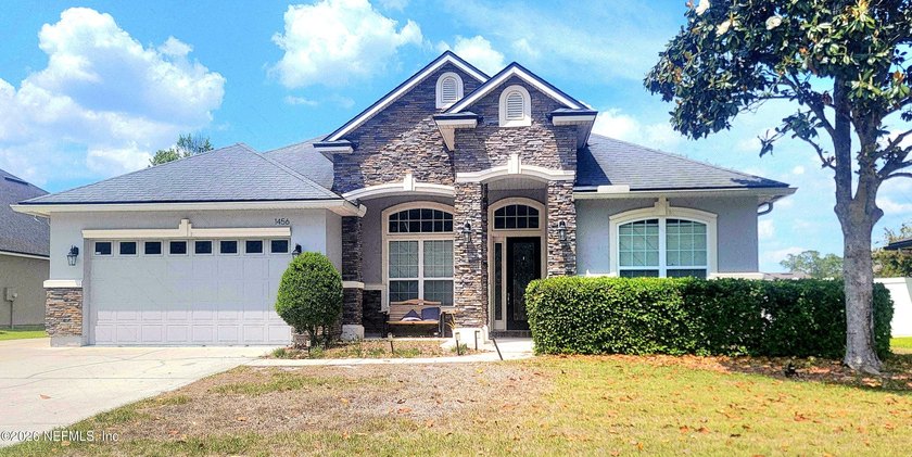Welcome home to a spacious, light-filled home located on a quiet - Beach Home for sale in Middleburg, Florida on Beachhouse.com