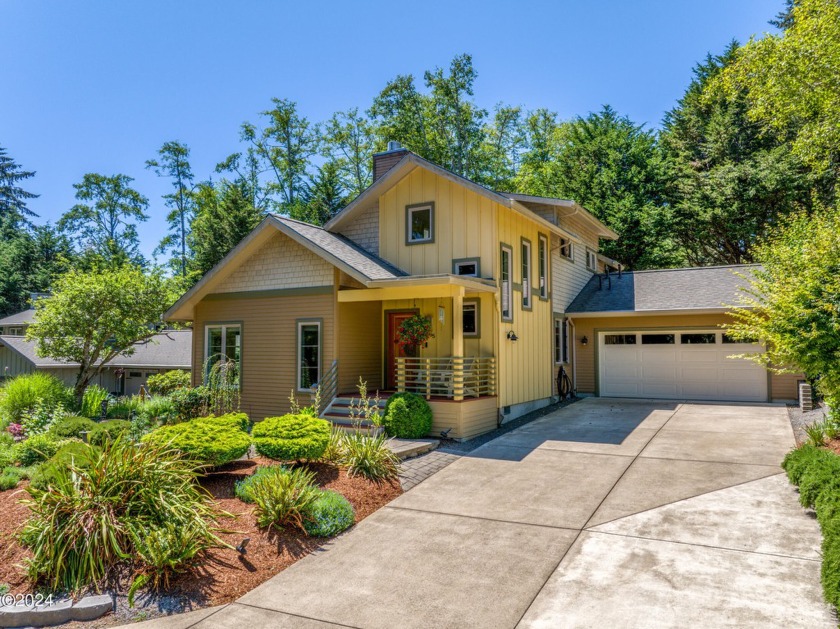 Beautifully maintained, quality Craftsman home on a wonderfully - Beach Home for sale in Lincoln City, Oregon on Beachhouse.com