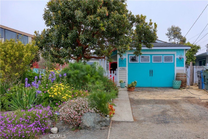 Located less than a block from the Elfin Forest and offering - Beach Home for sale in Los Osos, California on Beachhouse.com