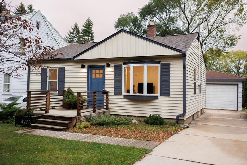 Sunny Cottage, nestled in the Milwaukee neighborhood, Town of - Beach Home for sale in Milwaukee, Wisconsin on Beachhouse.com