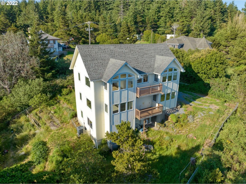 With great ocean views and a super location near Battle Rock and - Beach Home for sale in Port Orford, Oregon on Beachhouse.com