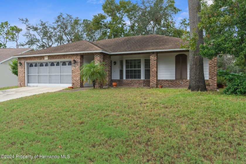 Welcome to your dream home located in the highly sought-after - Beach Home for sale in Spring Hill, Florida on Beachhouse.com