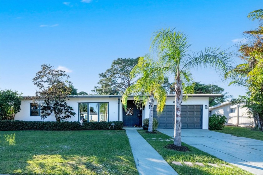 Charming 3 bedroom, 2 bathroom CBS construction home located - Beach Home for sale in Port Saint Lucie, Florida on Beachhouse.com