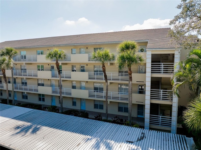This recently renovated 2nd level end unit residence is light - Beach Condo for sale in Venice, Florida on Beachhouse.com