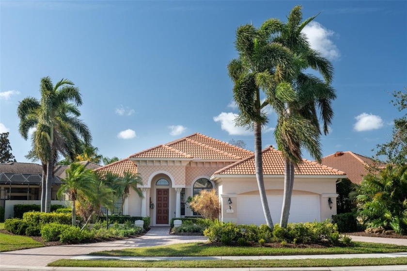 Join us and explore this stunning 3-bedroom, 2-bathroom pool - Beach Home for sale in Lakewood Ranch, Florida on Beachhouse.com