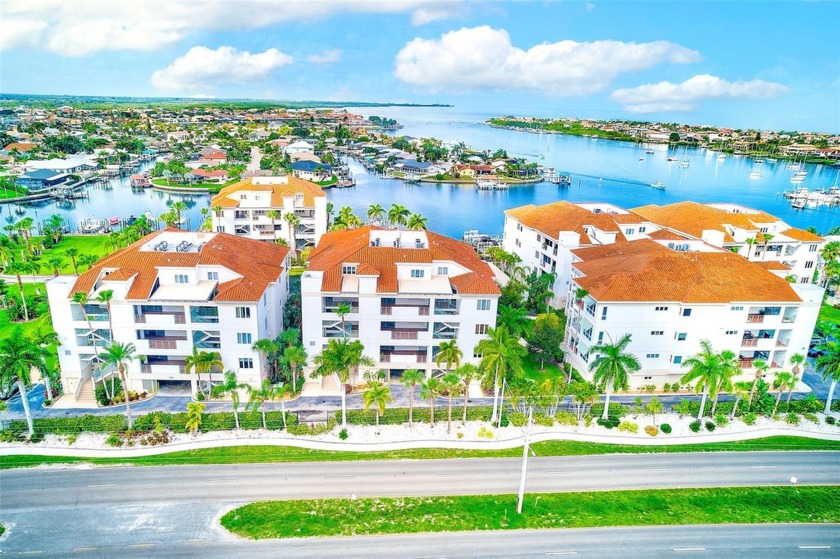 NO STORM ISSUES HERE AND A FABULOUS PRICE REDUCTION! Welcome to - Beach Condo for sale in Apollo Beach, Florida on Beachhouse.com