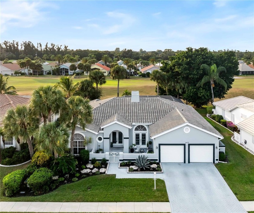 Beautiful 3-4 bedroom 2.5 bath home in the sought after - Beach Home for sale in Venice, Florida on Beachhouse.com