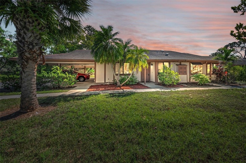 Welcome to this BEAUTIFULLY RENOVATED, LOW HOA, NON-FLOOD ZONE - Beach Home for sale in Oldsmar, Florida on Beachhouse.com