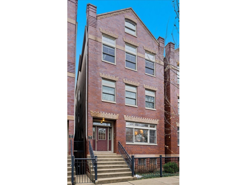 OFFERS RECEIVED. HIGHEST AND BEST DUE MONDAY 1/19 BY 8AM - Beach Condo for sale in Chicago, Illinois on Beachhouse.com