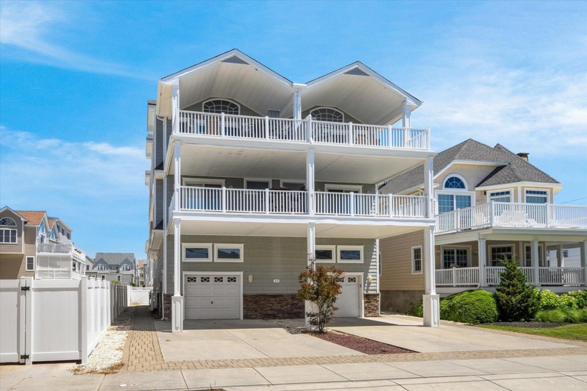 Are you looking for a townhouse that is very close to the beach - Beach Townhome/Townhouse for sale in Sea Isle City, New Jersey on Beachhouse.com