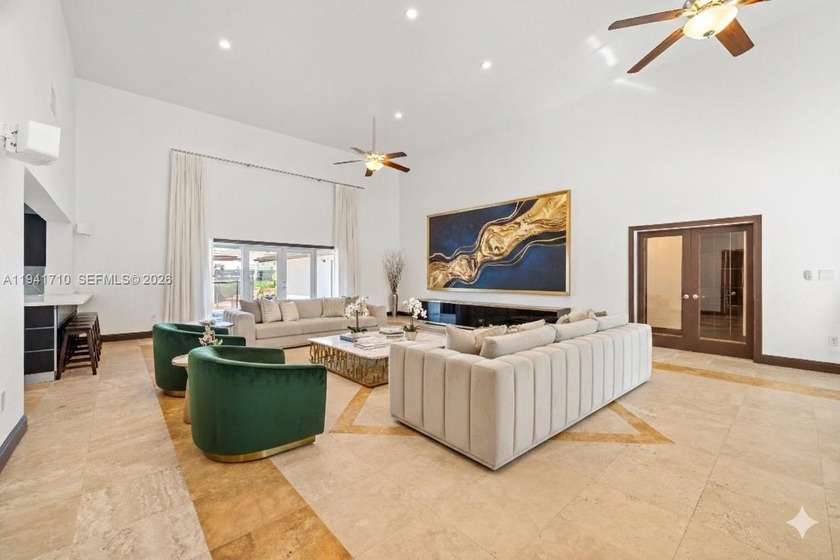 Distinguished luxury estate in South Miami, just 4 minutes from - Beach Home for sale in Miami, Florida on Beachhouse.com