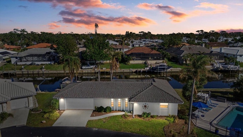 CANAL FRONT HOME WITH ACCESS TO THE INTRACOASTAL WATERWAY! - Beach Condo for sale in Englewood, Florida on Beachhouse.com