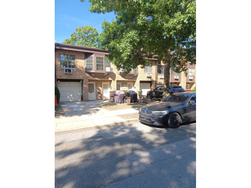 Renovated Two family townhouse, three levels, finished ground - Beach Home for sale in Howard Beach, New York on Beachhouse.com