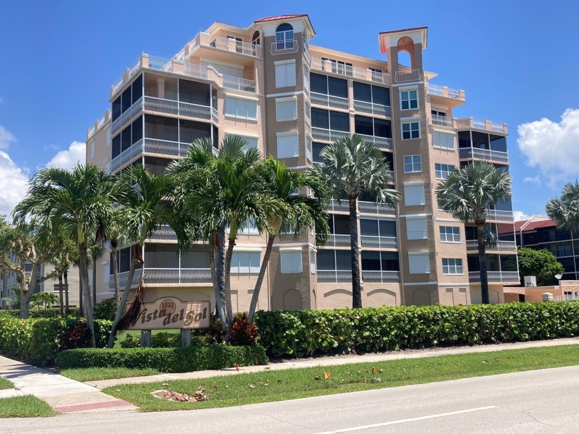 Wow! Desirable 3 bedroom south facing corner unit offers privacy - Beach Condo for sale in Marco Island, Florida on Beachhouse.com