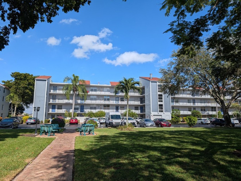 Bring your offer!!  Desirable Community and Location!  Large one - Beach Condo for sale in Delray Beach, Florida on Beachhouse.com