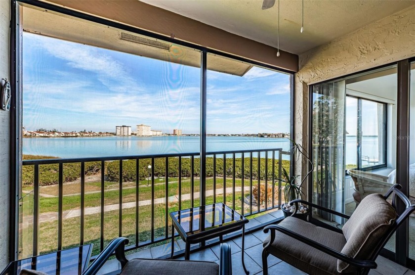 Under contract-accepting backup offers. Seller Motivated. If you - Beach Condo for sale in St. Petersburg, Florida on Beachhouse.com