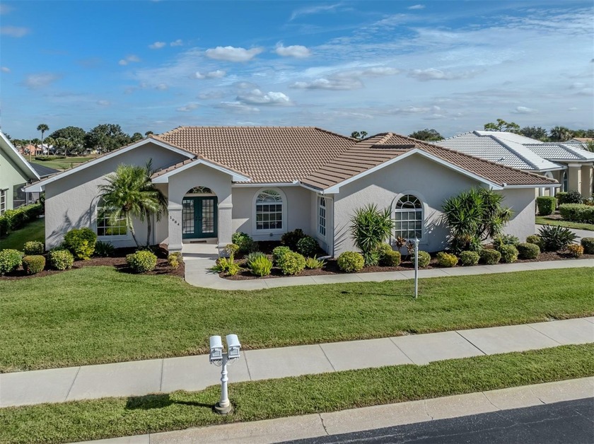 Welcome to this beautifully maintained 2,248-square-foot golf - Beach Home for sale in Venice, Florida on Beachhouse.com