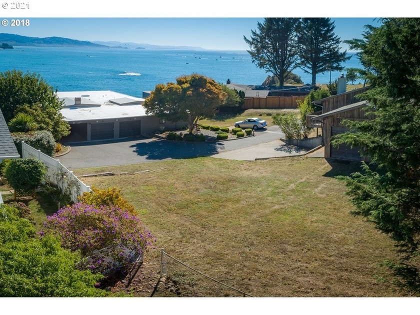 OCEAN VIEW LOT with no HOA or CC&R's to tell you what to build! - Beach Lot for sale in Brookings, Oregon on Beachhouse.com