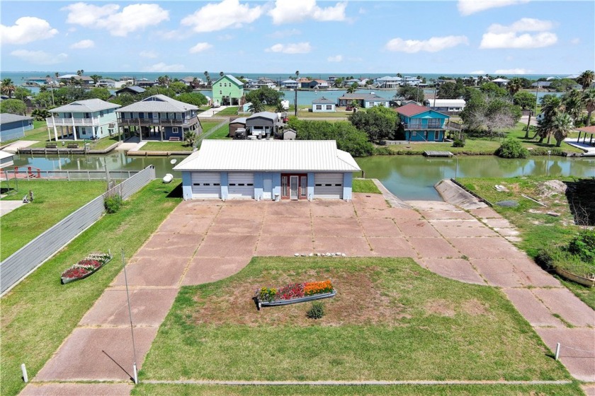 Welcome to Fisherman's Hideaway at 116 Quail Drive in beautiful - Beach Home for sale in Rockport, Texas on Beachhouse.com