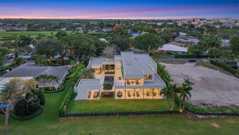 Almost half an acre of land & mesmerizing wide open fairway - Beach Home for sale in Fort Lauderdale, Florida on Beachhouse.com