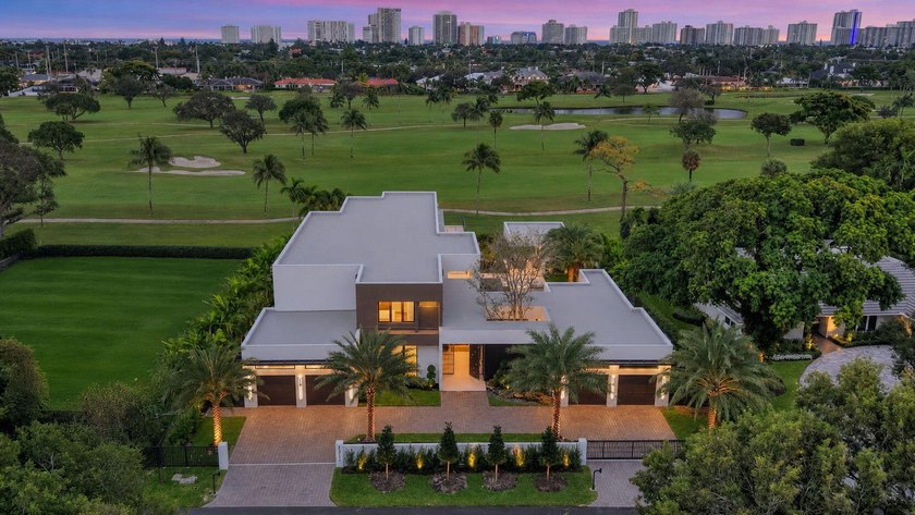 Almost half an acre of land & mesmerizing wide open fairway - Beach Home for sale in Fort Lauderdale, Florida on Beachhouse.com