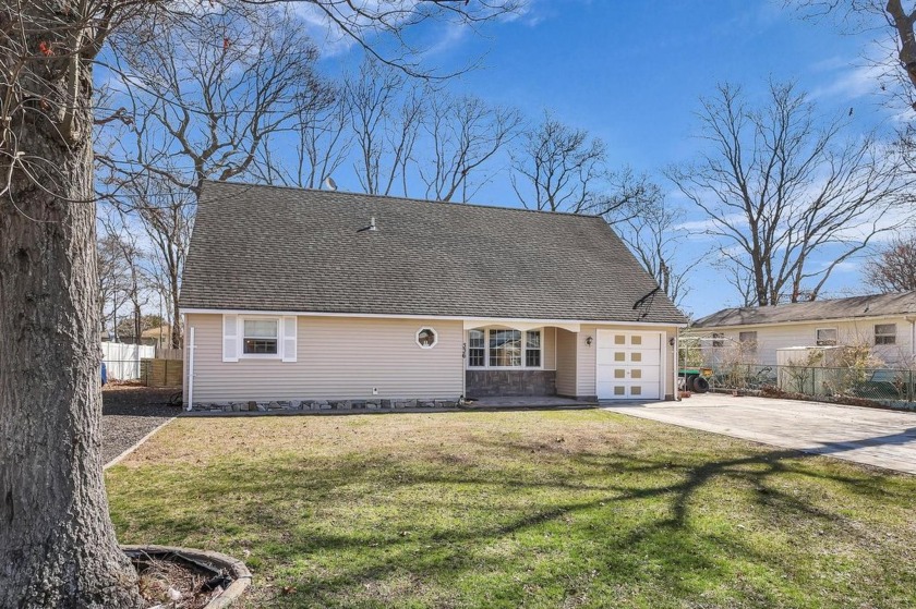 This spacious home offers incredible potential for expansion - Beach Home for sale in Shirley, New York on Beachhouse.com