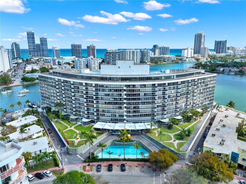 Lowest Priced Unit In The Building! Step into luxury living in - Beach Condo for sale in Miami Beach, Florida on Beachhouse.com