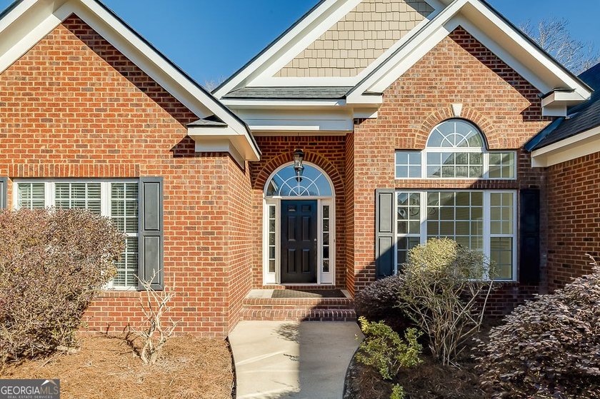 This 5-br, 3.5-ba single-family home offers 2,900 sqft of living - Beach Home for sale in Richmond Hill, Georgia on Beachhouse.com