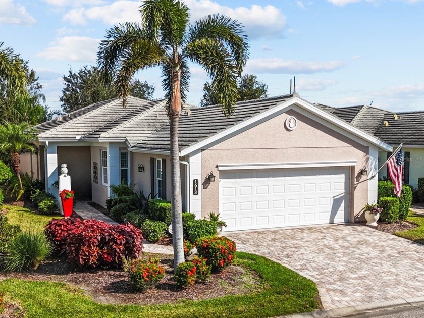 Under contract-accepting backup offers. Discover easy - Beach Home for sale in Venice, Florida on Beachhouse.com