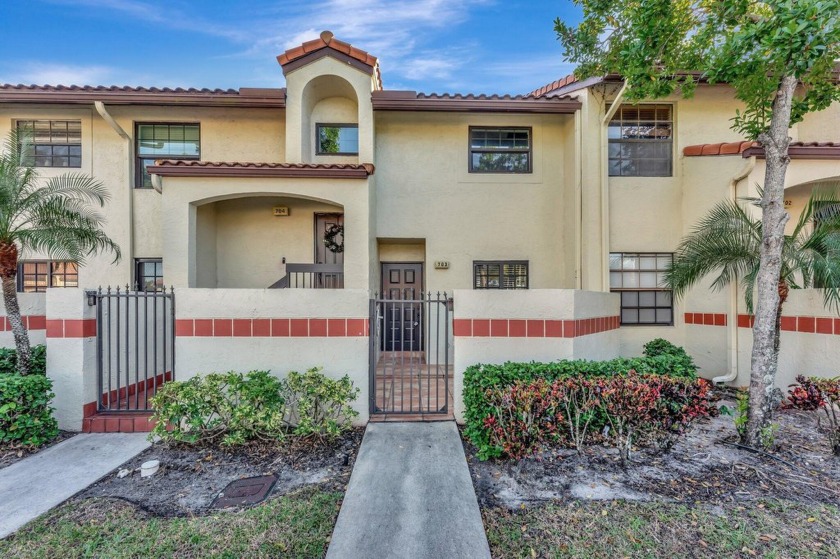 Charming first floor condo with stunning lake views! This super - Beach Condo for sale in Deerfield Beach, Florida on Beachhouse.com