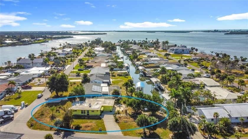 This sunny mid century slice of Old Florida has been soaking up - Beach Home for sale in Englewood, Florida on Beachhouse.com