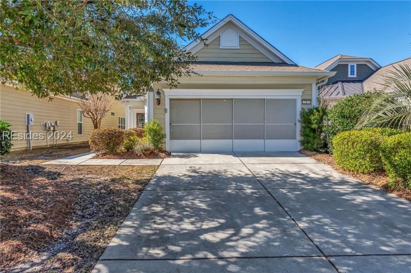 PERFECTLY LOCATED 3 Bedroom (or 2 Bedroom plus Den), 2 Bath and - Beach Home for sale in Bluffton, South Carolina on Beachhouse.com