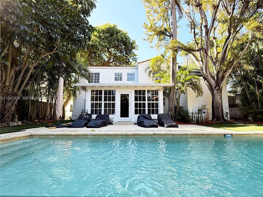 Meticulously refreshed L. Murray Dixon gem on prestigious - Beach Home for sale in Miami Beach, Florida on Beachhouse.com