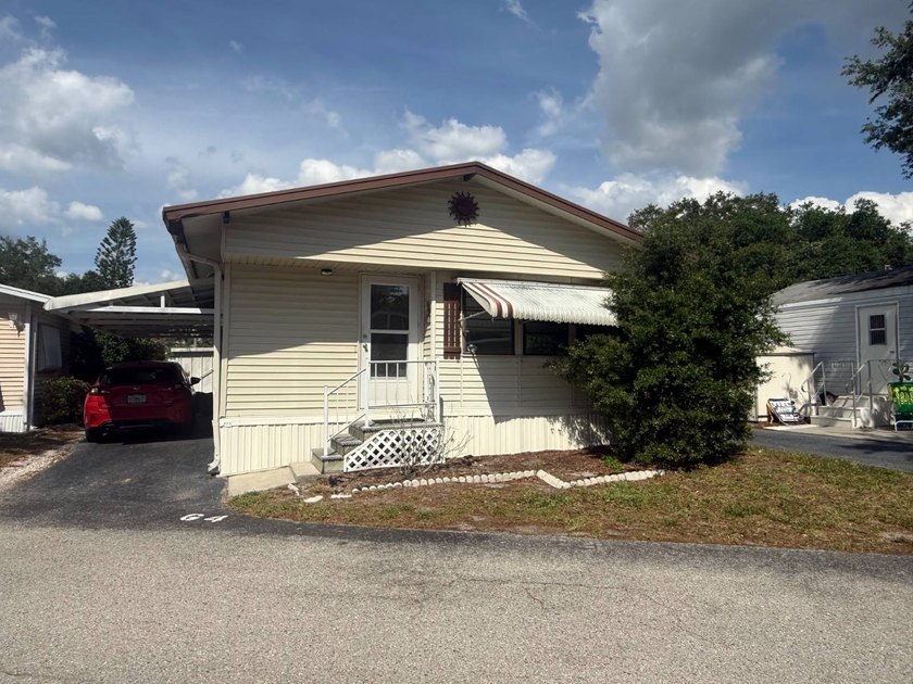A handyman's dream come true! Looking for a creative and - Beach Home for sale in Bradenton, Florida on Beachhouse.com