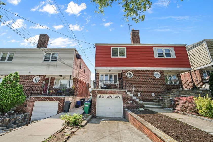 Charming Home with Endless Potential in Country Club! Close to - Beach Home for sale in Bronx, New York on Beachhouse.com