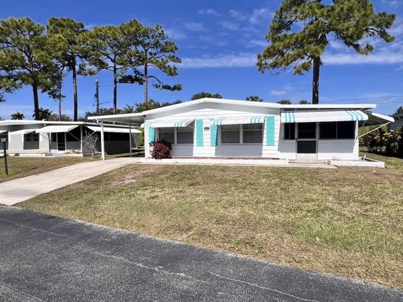 Don't miss out on this opportunity to own this amazing 2 bedroom - Beach Home for sale in Boynton Beach, Florida on Beachhouse.com