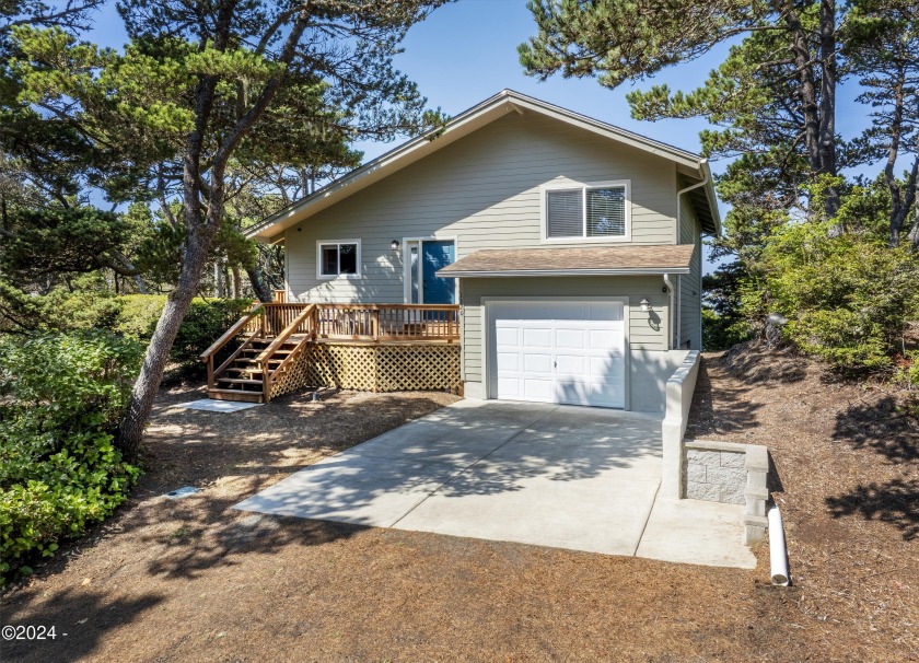 Your Coastal Retreat Awaits! Located just 2 miles south of Seal - Beach Home for sale in Seal Rock, Oregon on Beachhouse.com