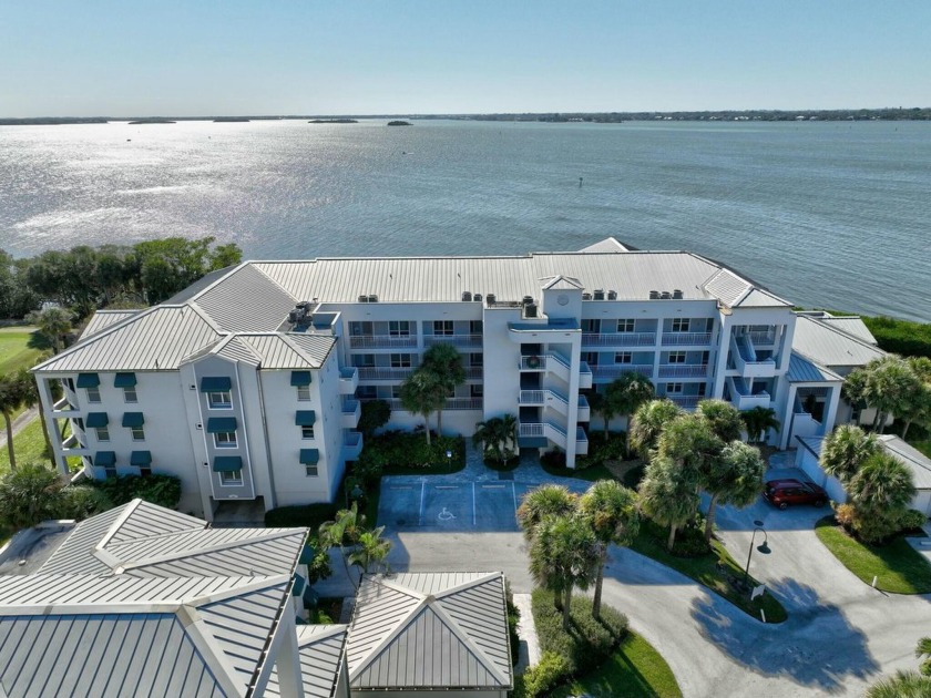 Million dollar views! Immaculate 2/2 condo located in the - Beach Condo for sale in Stuart, Florida on Beachhouse.com