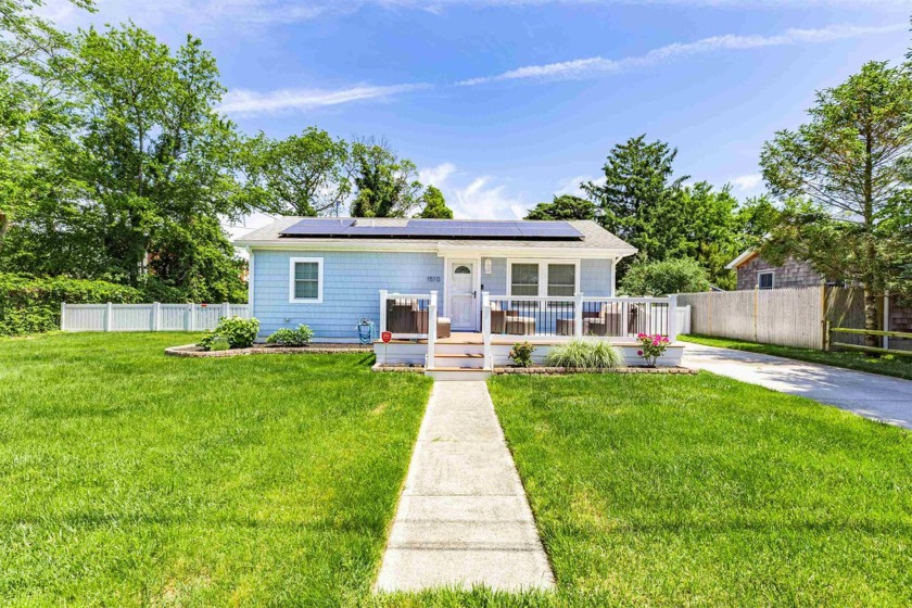 Welcome to 1510 Main Street! This charming 3 bedroom, 1 bathroom - Beach Home for sale in Villas, New Jersey on Beachhouse.com