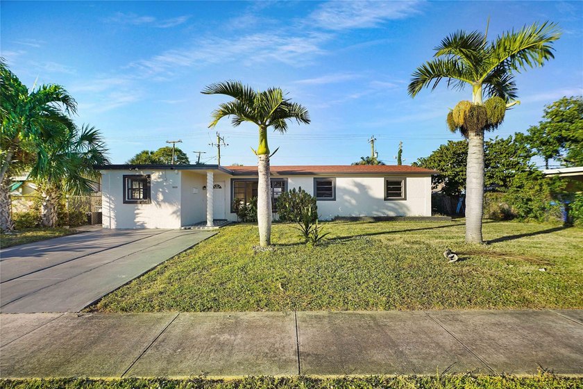 This beautifully fully renovated 4-bedroom, 2-bath single-family - Beach Home for sale in Fort Lauderdale, Florida on Beachhouse.com