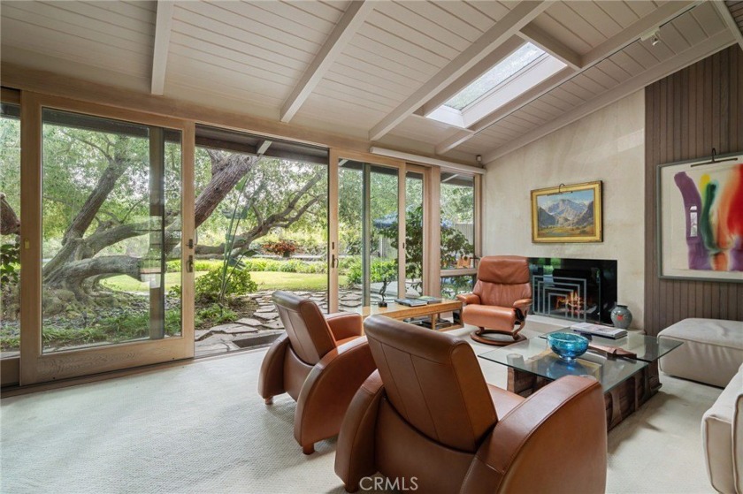 Nestled in lush gardens with mature trees and expansive grassy - Beach Home for sale in Rancho Palos Verdes, California on Beachhouse.com