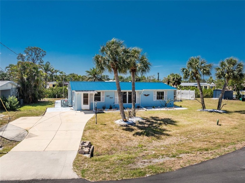 SUCH A GREAT DEAL FOR THIS WATERFRONT HOME!  Two bridges to - Beach Home for sale in Englewood, Florida on Beachhouse.com